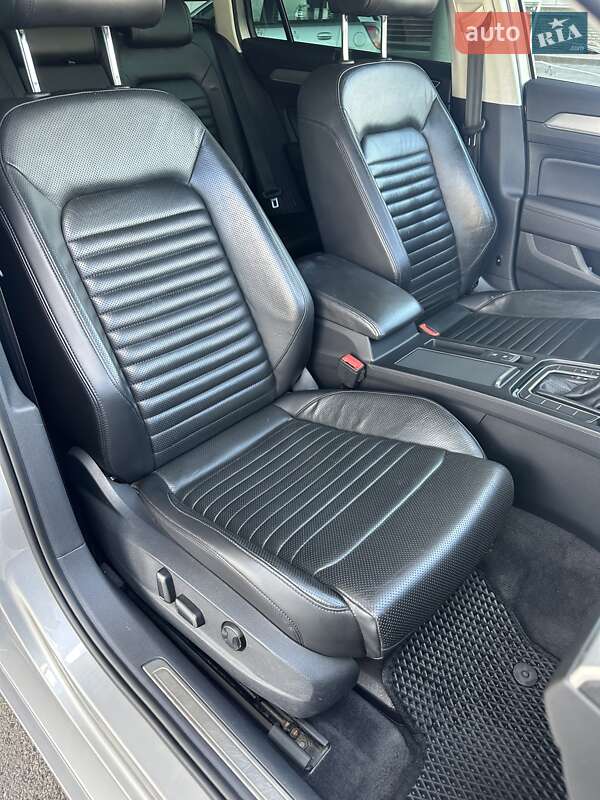 Універсал Volkswagen Passat 2015 в Києві