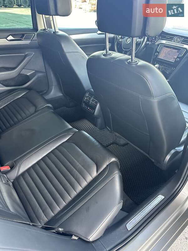 Універсал Volkswagen Passat 2015 в Києві