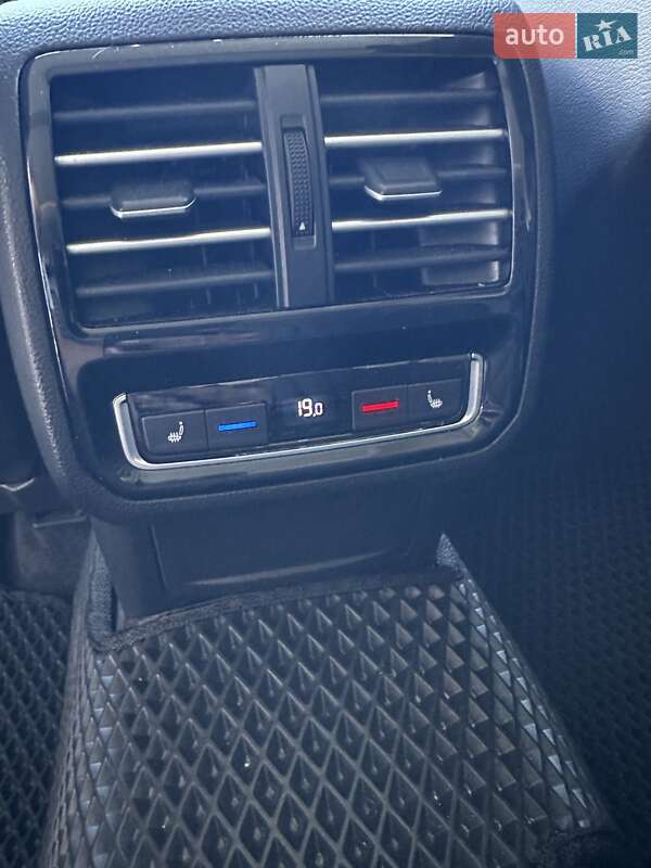 Універсал Volkswagen Passat 2015 в Києві