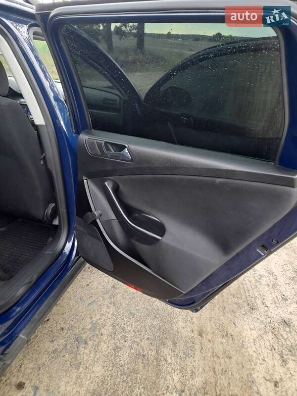 Универсал Volkswagen Passat 2006 в Костополе