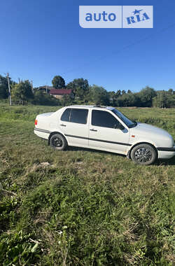 Седан Volkswagen Passat 1996 в Копичинці