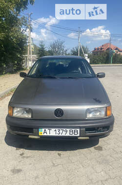 Седан Volkswagen Passat 1989 в Городке