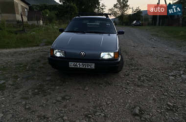 Седан Volkswagen Passat 1988 в Ужгороде