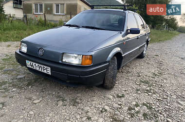 Седан Volkswagen Passat 1988 в Ужгороде
