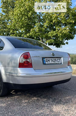 Седан Volkswagen Passat 2005 в Києві