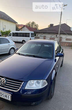 Седан Volkswagen Passat 2002 в Ірпені