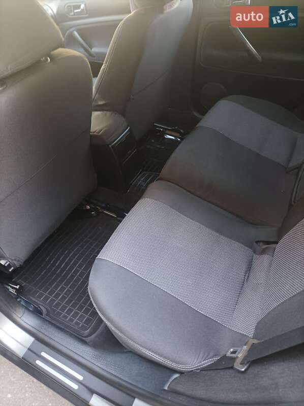 Универсал Volkswagen Passat 2001 в Виннице