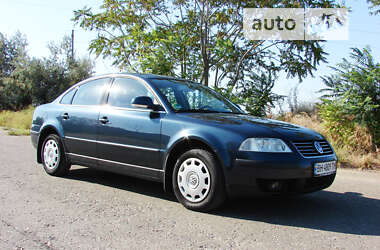 Седан Volkswagen Passat 2004 в Одессе