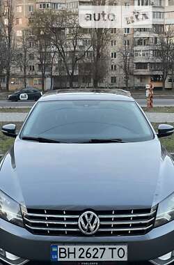 Седан Volkswagen Passat 2013 в Одессе