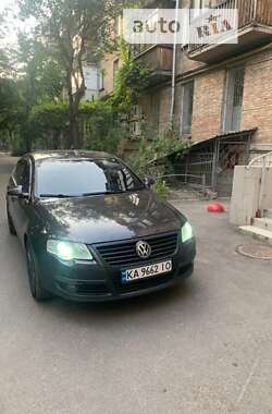 Седан Volkswagen Passat 2005 в Киеве