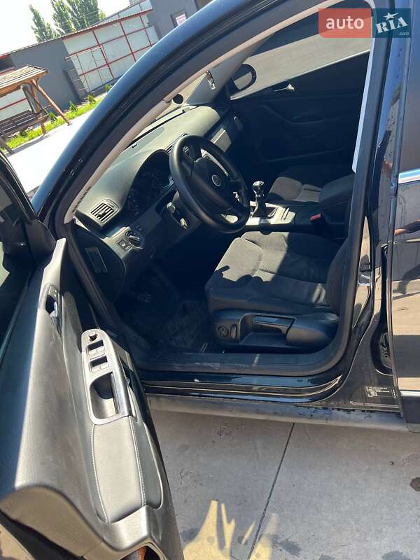 Універсал Volkswagen Passat 2006 в Дніпрі