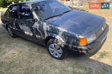 Седан Volkswagen Passat 1988 в Ужгороде