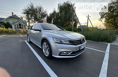 Седан Volkswagen Passat 2017 в Киеве