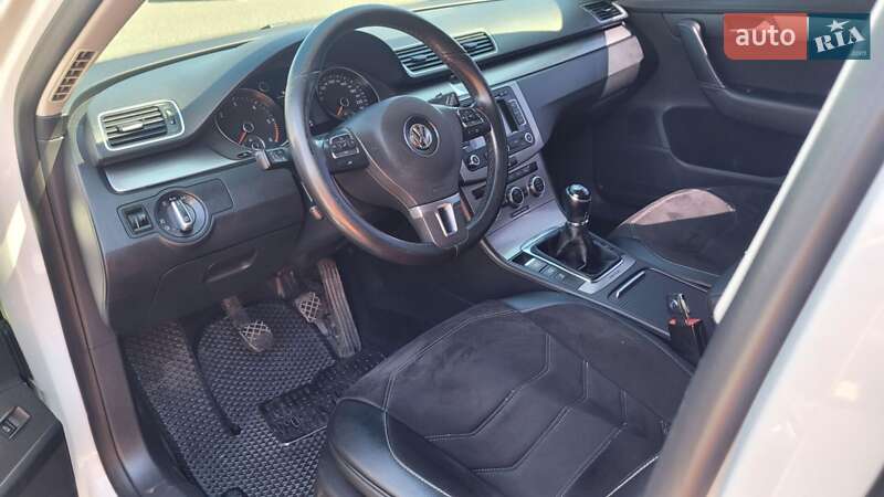 Універсал Volkswagen Passat 2012 в Кропивницькому