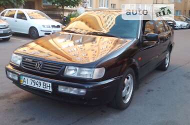 Седан Volkswagen Passat 1995 в Києві