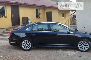 Седан Volkswagen Passat 2012 в Львові