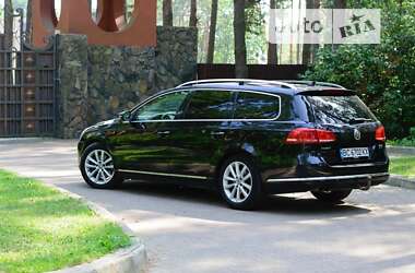 Універсал Volkswagen Passat 2012 в Львові