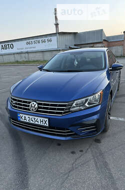 Седан Volkswagen Passat 2016 в Киеве