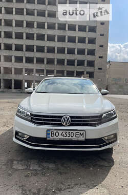 Седан Volkswagen Passat 2015 в Тернополе