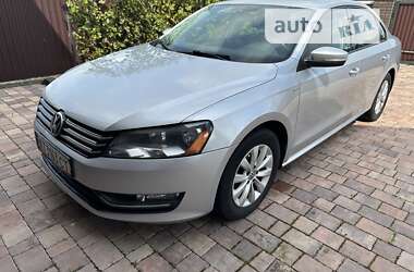 Седан Volkswagen Passat 2014 в Ивано-Франковске