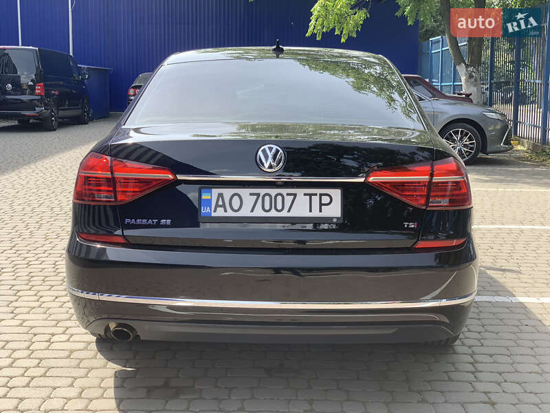 Седан Volkswagen Passat 2016 в Ужгороде