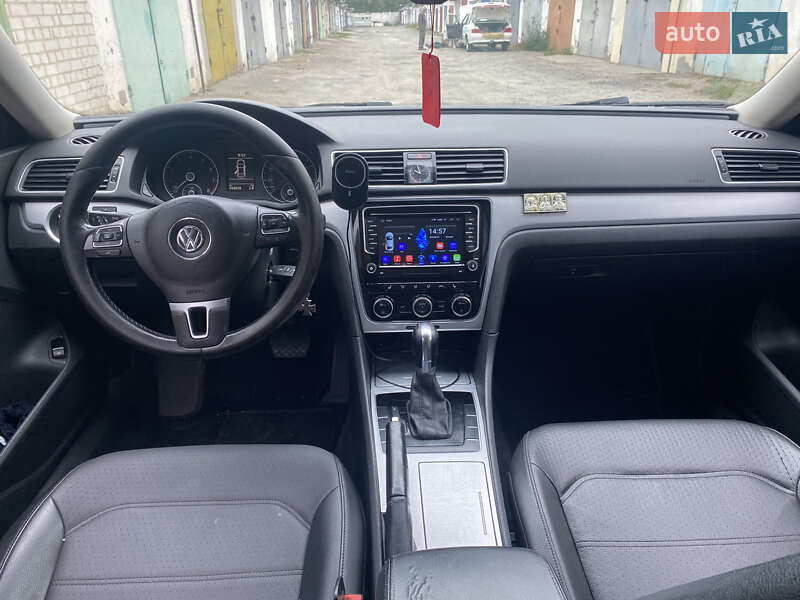 Седан Volkswagen Passat 2012 в Чернигове