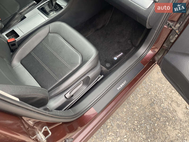 Седан Volkswagen Passat 2012 в Чернигове