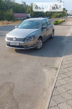 Седан Volkswagen Passat 2012 в Ахтырке