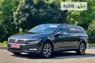 Универсал Volkswagen Passat 2018 в Калуше