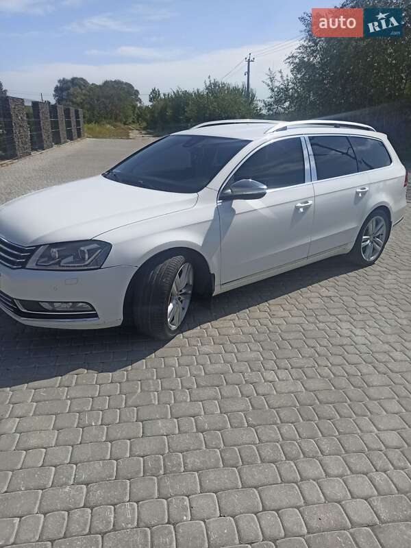 Універсал Volkswagen Passat 2011 в Львові