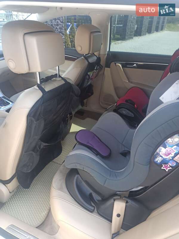 Універсал Volkswagen Passat 2011 в Львові