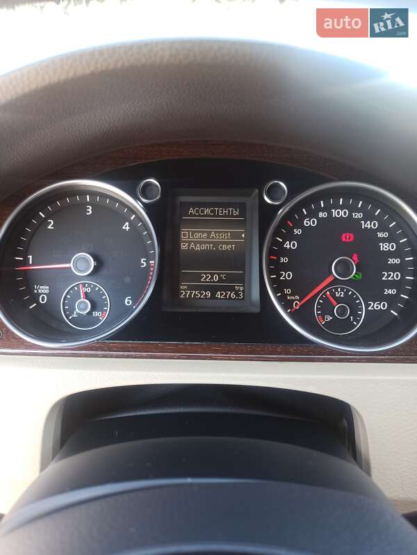 Універсал Volkswagen Passat 2011 в Львові