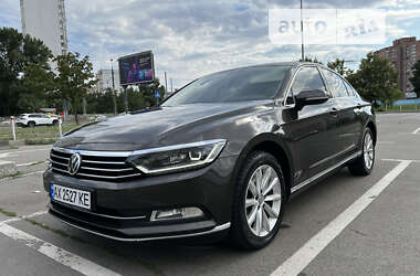 Седан Volkswagen Passat 2017 в Киеве