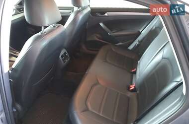 Седан Volkswagen Passat 2014 в Жашкове