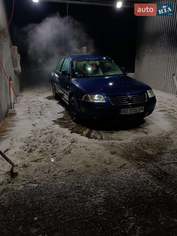 Седан Volkswagen Passat 2003 в Бродах