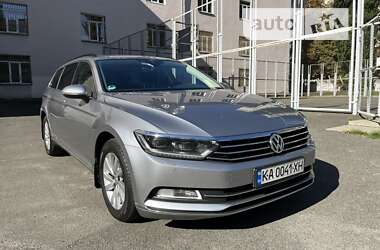 Универсал Volkswagen Passat 2019 в Киеве