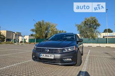 Седан Volkswagen Passat 2016 в Киеве