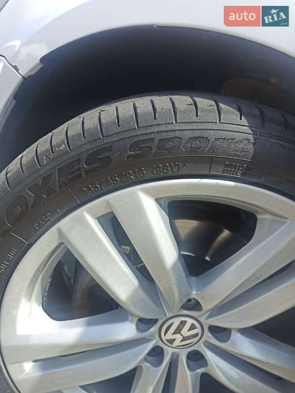 Універсал Volkswagen Passat 2011 в Львові