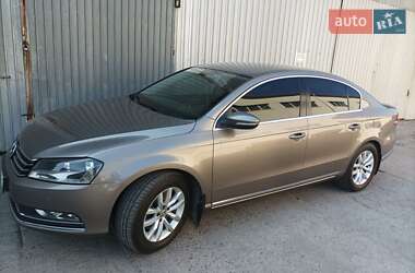 Седан Volkswagen Passat 2011 в 