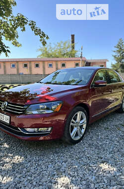 Седан Volkswagen Passat 2014 в Ивано-Франковске