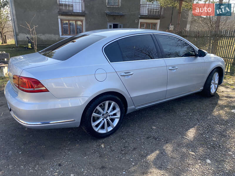 Седан Volkswagen Passat 2013 в Чернівцях
