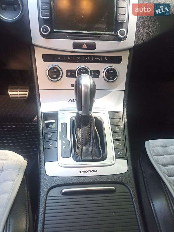 Універсал Volkswagen Passat 2014 в Дрогобичі