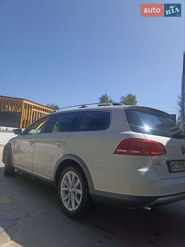 Універсал Volkswagen Passat 2014 в Дрогобичі