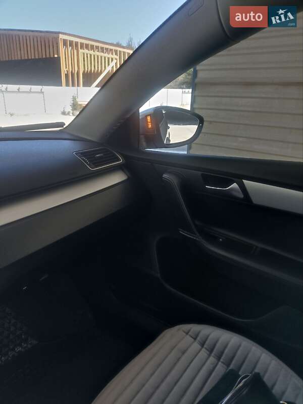 Універсал Volkswagen Passat 2014 в Дрогобичі