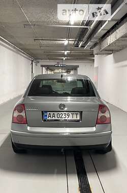 Седан Volkswagen Passat 2003 в Києві