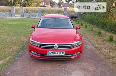 Універсал Volkswagen Passat 2016 в Житомирі