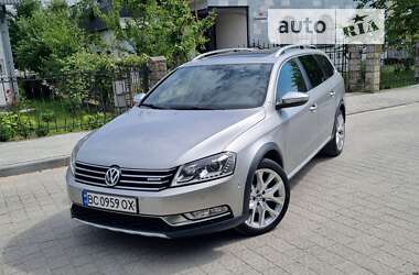 Універсал Volkswagen Passat 2012 в Львові