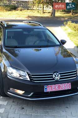 Универсал Volkswagen Passat 2012 в Луцке