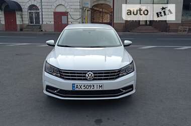 Седан Volkswagen Passat 2017 в Харькове