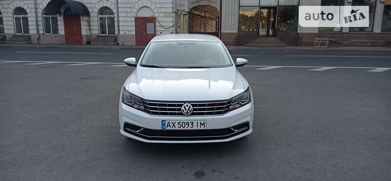 Седан Volkswagen Passat 2017 в Харкові